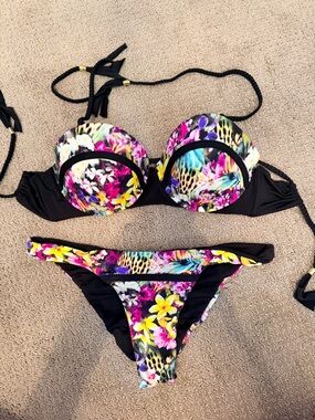 Beach Bunny Black and Floral Multi-Color Bikini Set NWOT sz Large